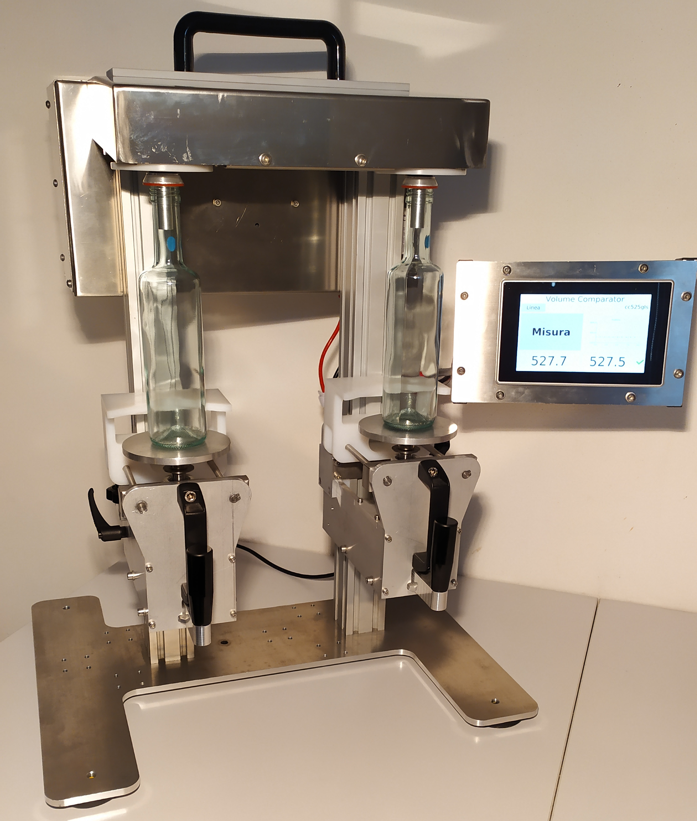 EVC is a machine for measuring the volumes of
							glass containers.